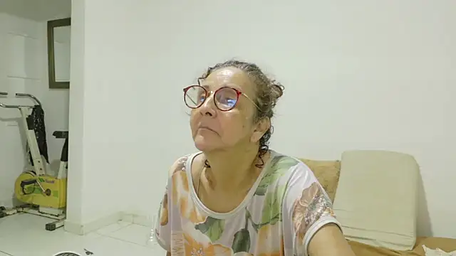 Snapshot of irisconde chatting on January 2026 03:49:02 PM irisconde online show from January 2026 03:49:02 PM