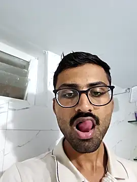 krishna8035 online show from September 2025 02:40:01 PM