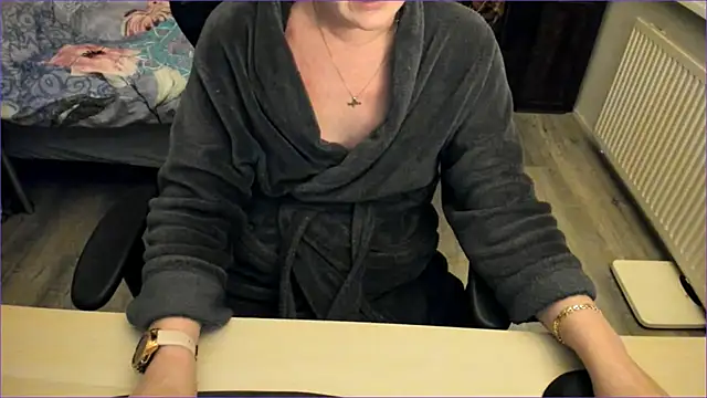 Snapshot of minoesje37 chatting on December 2024 08:21:02 PM minoesje37 online show from December 2024 08:21:02 PM