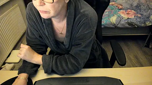 Snapshot of minoesje37 chatting on January 2025 08:26:02 PM minoesje37 online show from January 2025 08:26:02 PM