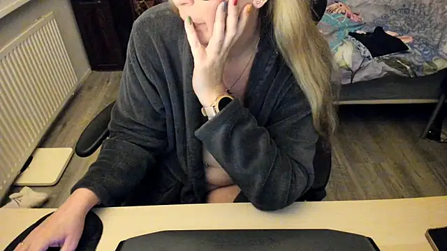 Snapshot of minoesje37 chatting on January 2025 08:41:01 PM minoesje37 online show from January 2025 08:41:01 PM