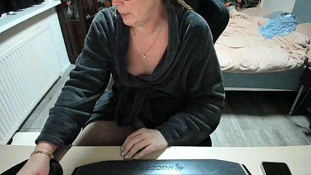 Snapshot of minoesje37 chatting on February 2025 08:41:02 PM minoesje37 online show from February 2025 08:41:02 PM