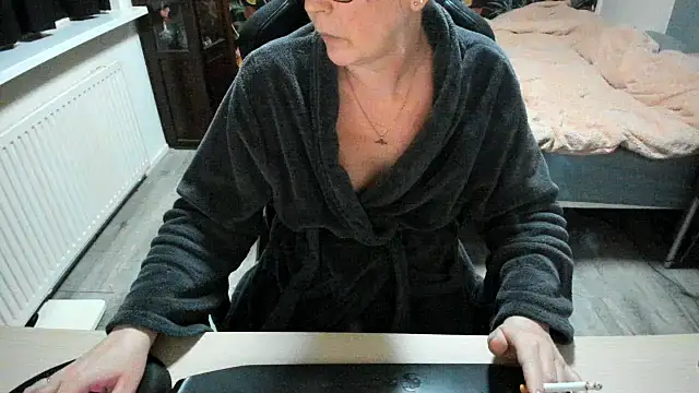 Snapshot of minoesje37 chatting on February 2025 09:59:01 PM minoesje37 online show from February 2025 09:59:01 PM