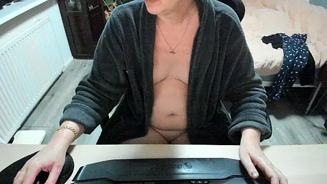 Snapshot of minoesje37 chatting on February 2025 08:36:01 PM minoesje37 online show from February 2025 08:36:01 PM