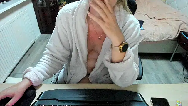 Snapshot of minoesje37 chatting on March 2025 08:14:02 PM minoesje37 online show from March 2025 08:14:02 PM