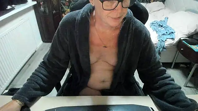 Snapshot of minoesje37 chatting on September 2025 07:36:02 PM minoesje37 online show from September 2025 07:36:02 PM