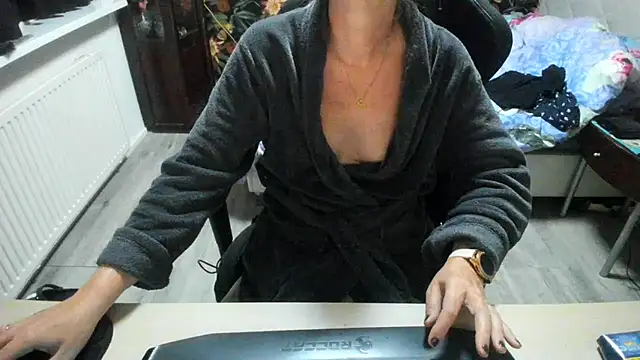 Snapshot of minoesje37 chatting on September 2025 07:19:02 PM minoesje37 online show from September 2025 07:19:02 PM