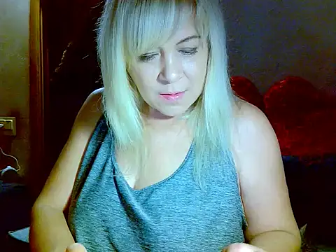 Snapshot of AgoniA7 chatting on November 2025 04:42:02 PM AgoniA7 online show from November 2025 04:42:02 PM