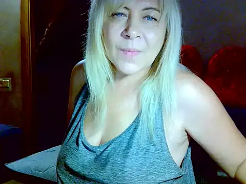 Snapshot of AgoniA7 chatting on November 2025 04:48:02 AM AgoniA7 online show from November 2025 04:48:02 AM