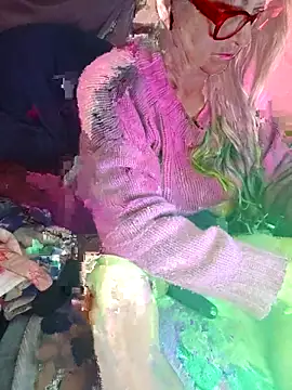 Snapshot of MucMilf59 chatting on March 2025 02:20:01 AM MucMilf59 online show from March 2025 02:20:01 AM