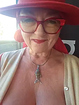 Snapshot of MucMilf59 chatting on October 2025 10:17:02 AM MucMilf59 online show from October 2025 10:17:02 AM