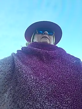 Snapshot of MucMilf59 chatting on November 2025 09:56:02 AM MucMilf59 online show from November 2025 09:56:02 AM