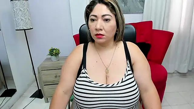 Snapshot of kendra_fire chatting on April 2026 12:31:01 PM kendra fire online show from April 2026 12:31:01 PM