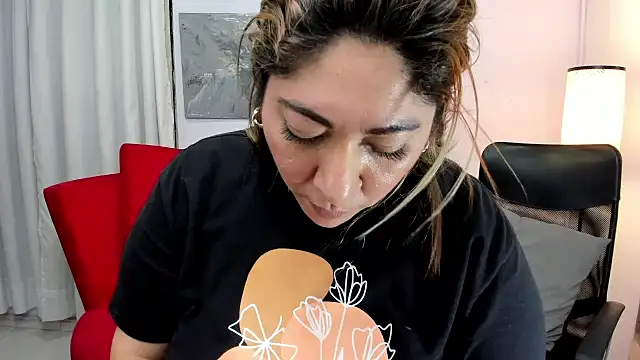 Snapshot of kendra_fire chatting on May 2026 01:13:01 AM kendra fire online show from May 2026 01:13:01 AM