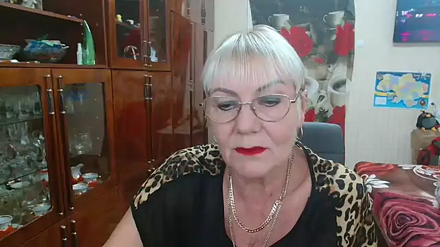 Snapshot of JenaCheim chatting on November 2025 06:44:01 AM JenaCheim online show from November 2025 06:44:01 AM