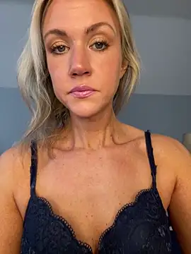 Snapshot of Kay_Cakes chatting on February 2025 06:51:01 PM Kay Cakes online show from February 2025 06:51:01 PM