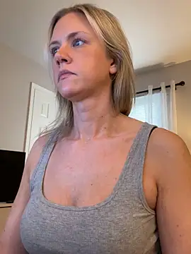 Snapshot of Kay_Cakes chatting on November 2025 07:58:01 PM Kay Cakes online show from November 2025 07:58:01 PM