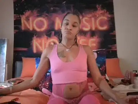 Snapshot of EnticingAaliyah chatting on December 2024 04:21:02 PM EnticingAaliyah online show from December 2024 04:21:02 PM