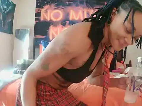 Snapshot of EnticingAaliyah chatting on March 2025 06:22:02 PM EnticingAaliyah online show from March 2025 06:22:02 PM