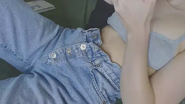 Snapshot of Kiradoll27 chatting on January 2025 01:09:02 PM Kiradoll27 online show from January 2025 01:09:02 PM