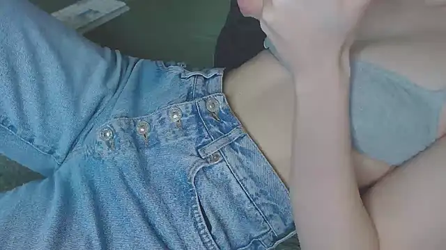 Snapshot of Kiradoll27 chatting on February 2025 03:25:02 PM Kiradoll27 online show from February 2025 03:25:02 PM