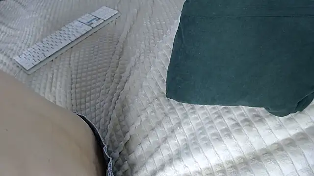 Snapshot of Kiradoll27 chatting on November 2025 10:04:02 AM Kiradoll27 online show from November 2025 10:04:02 AM