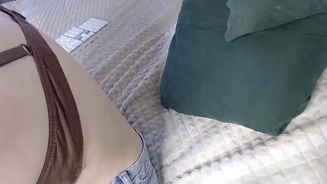 Snapshot of Kiradoll27 chatting on November 2025 09:41:01 AM Kiradoll27 online show from November 2025 09:41:01 AM