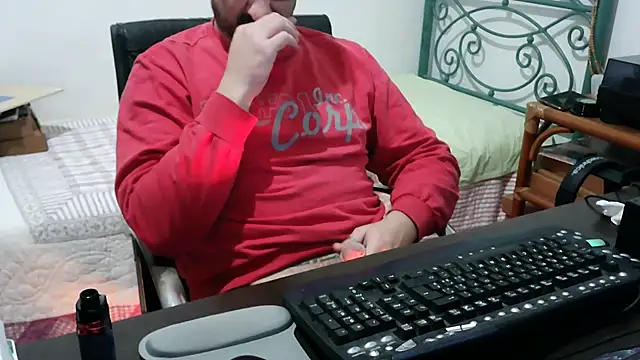 Snapshot of Italian_dark_desire chatting on December 2025 06:01:02 PM Italian dark desire online show from December 2025 06:01:02 PM