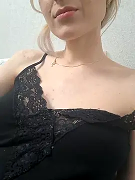 Snapshot of YogisticJuli666 chatting on October 2025 05:55:02 AM YogisticJuli666 online show from October 2025 05:55:02 AM