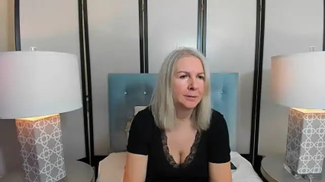 Snapshot of EricaTop chatting on February 2026 09:20:01 PM EricaTop online show from February 2026 09:20:01 PM