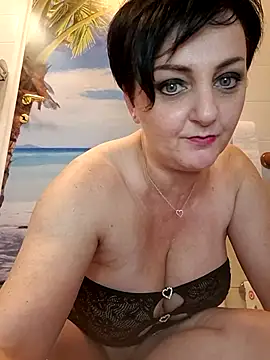 Snapshot of lucillabollente chatting on November 2025 05:55:02 PM lucillabollente online show from November 2025 05:55:02 PM