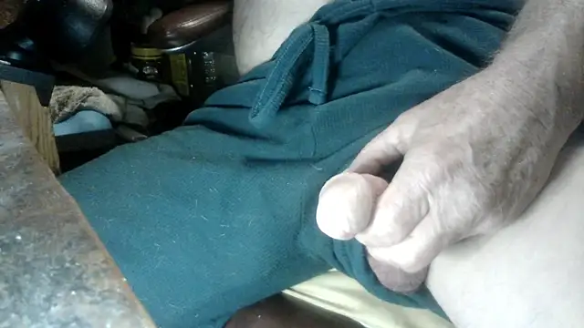 russtee online show from March 2026 07:52:01 PM