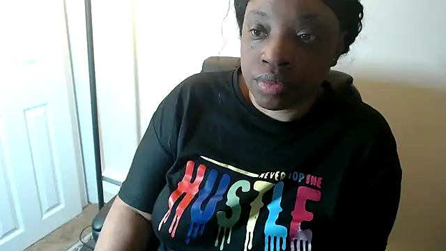 Snapshot of Sexymona1218 chatting on May 2026 08:32:01 AM Sexymona1218 online show from May 2026 08:32:01 AM