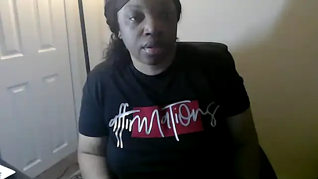 Snapshot of Sexymona1218 chatting on May 2026 05:03:02 AM Sexymona1218 online show from May 2026 05:03:02 AM