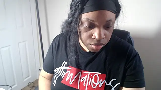 Snapshot of Sexymona1218 chatting on May 2026 06:09:01 PM Sexymona1218 online show from May 2026 06:09:01 PM
