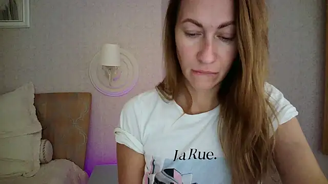 Snapshot of Luna_Hoty chatting on September 2025 02:57:02 AM Luna Hoty online show from September 2025 02:57:02 AM