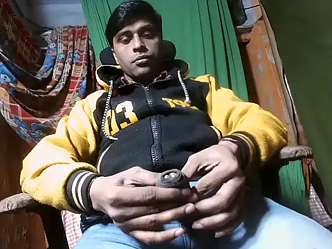 Snapshot of desiboy1101 chatting on December 2024 03:30:01 AM desiboy1101 online show from December 2024 03:30:01 AM