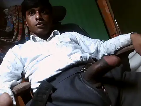 Snapshot of desiboy1101 chatting on March 2025 05:03:01 AM desiboy1101 online show from March 2025 05:03:01 AM