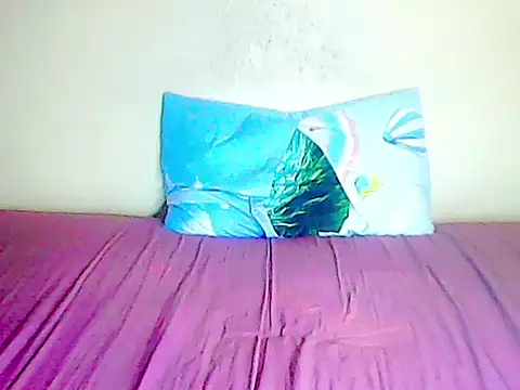 Snapshot of LifeLineSL chatting on September 2025 05:01:02 AM LifeLineSL online show from September 2025 05:01:02 AM