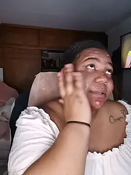 Snapshot of Daddys_girl1 chatting on October 2025 12:24:02 AM Daddys girl1 online show from October 2025 12:24:02 AM