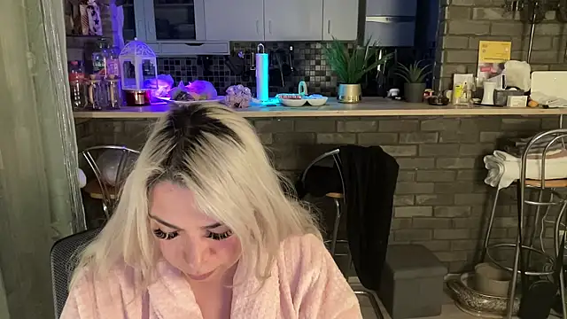 Snapshot of Monageil chatting on February 2025 04:25:02 PM Monageil online show from February 2025 04:25:02 PM