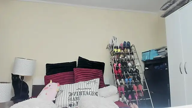 Snapshot of juliahayessxx chatting on February 2025 08:00:01 PM juliahayessxx online show from February 2025 08:00:01 PM