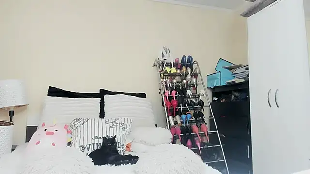 Snapshot of juliahayessxx chatting on February 2025 08:00:01 PM juliahayessxx online show from February 2025 08:00:01 PM