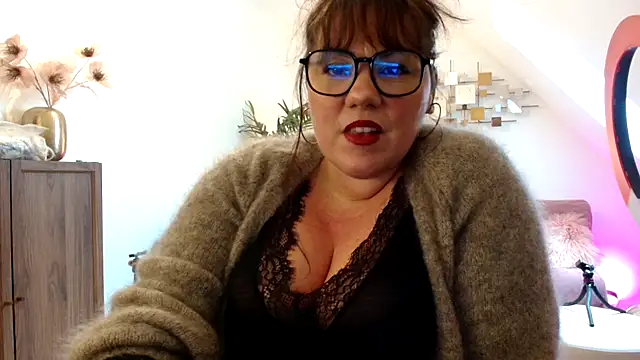 Petitexsirene online show from November 2025 12:48:01 PM