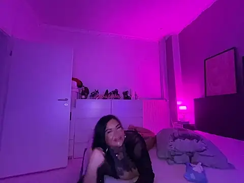 Snapshot of _MelinaCurves_ chatting on January 2025 01:10:02 AM  MelinaCurves  online show from January 2025 01:10:02 AM