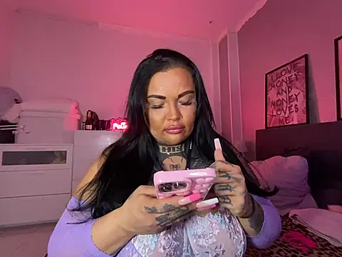 Snapshot of _MelinaCurves_ chatting on February 2025 09:36:01 PM  MelinaCurves  online show from February 2025 09:36:01 PM