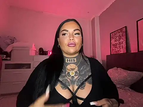 Snapshot of _MelinaCurves_ chatting on February 2025 08:58:02 PM  MelinaCurves  online show from February 2025 08:58:02 PM