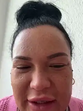 Snapshot of _MelinaCurves_ chatting on February 2025 08:28:01 AM  MelinaCurves  online show from February 2025 08:28:01 AM