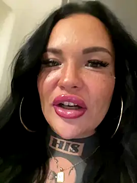 Snapshot of _MelinaCurves_ chatting on September 2025 07:03:02 PM  MelinaCurves  online show from September 2025 07:03:02 PM