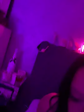 Snapshot of _MelinaCurves_ chatting on September 2025 08:01:02 PM  MelinaCurves  online show from September 2025 08:01:02 PM